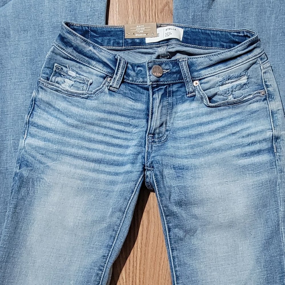 NWT- Womens BKE Low Rise Flares Size W24 L331/2